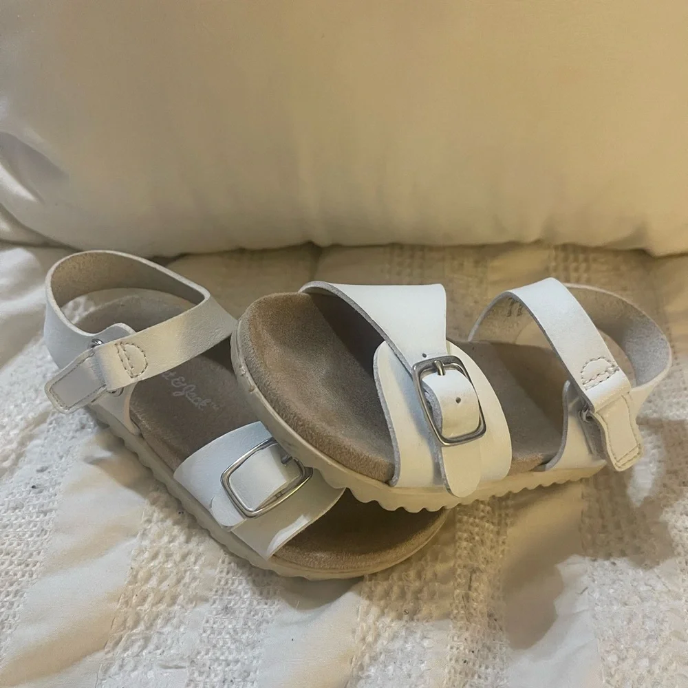 Cat & Jack Toddler Sandals Size 6 | Cute & Comfy Summer Shoes - Picture 1 of 4